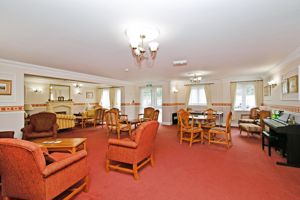 RESIDENTS LOUNGE- click for photo gallery